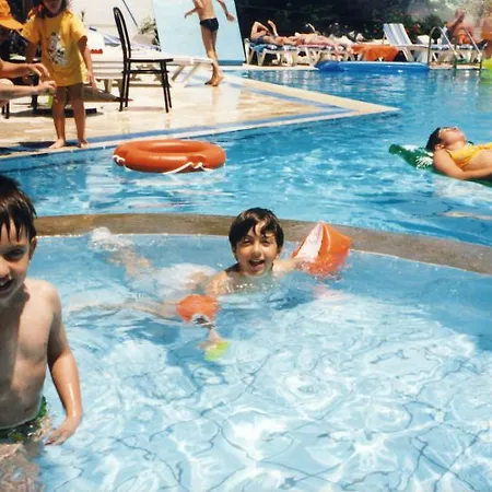 Апарт-отель Artemis 3*